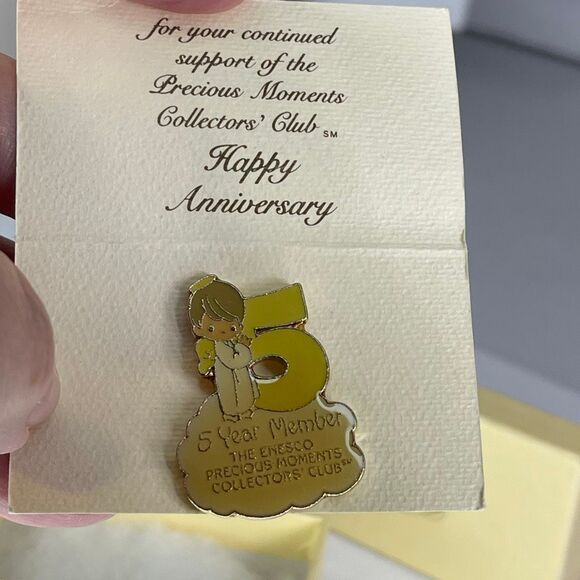 Vintage Precious Moments collectors club thank you 5 year anniversary pin origin - Picture 2 of 6